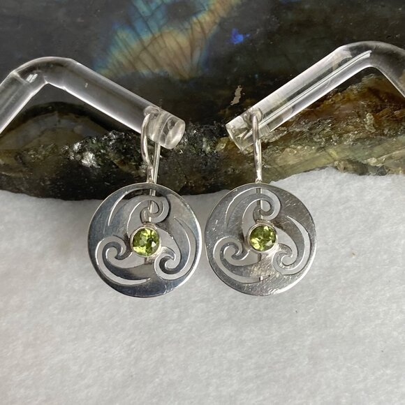 Sterling Silver 925 Round Peridot Pierced Celtic Style Dangle Drop Earrings - Picture 2 of 16